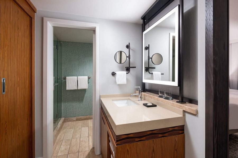 The Westin Maui Resort Spa Ka anapali Lahaina Maui Hawaii — Bathroom