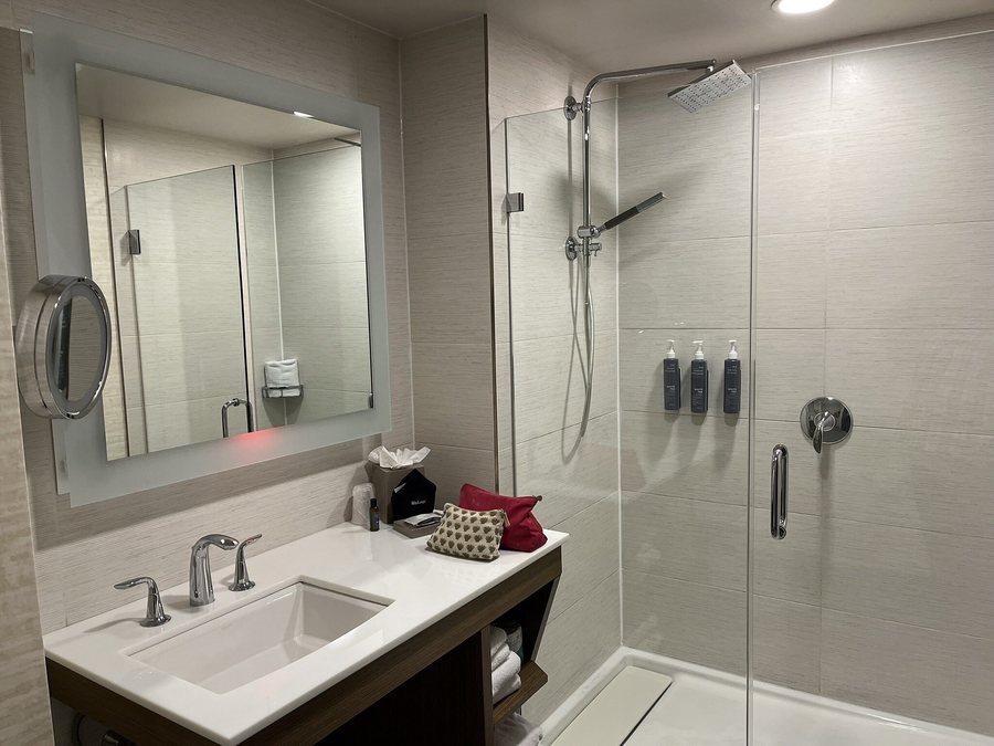 The Westin Milwaukee — Bathroom