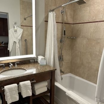 The Westin Riverfront Mountain Villas Beaver Creek Mountain Avon Beaver Creek Co — Bathroom