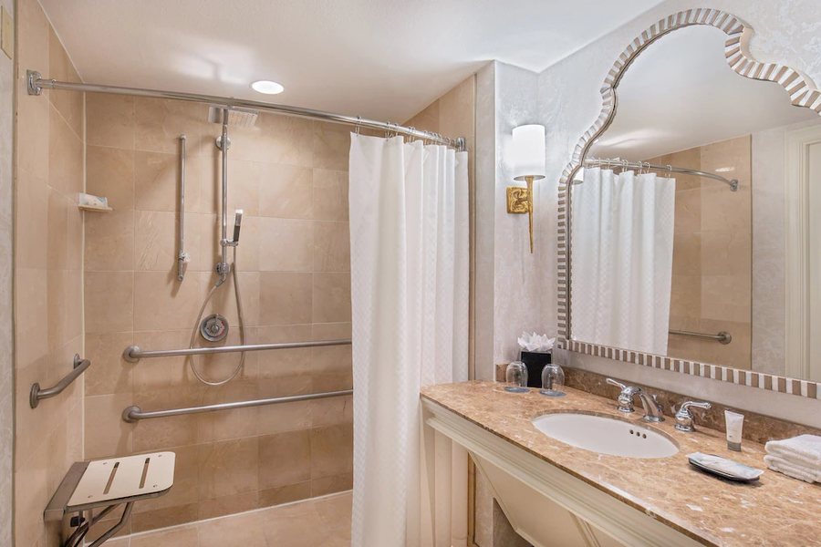The Westin Riverwalk San Antonio San Antonio Texas — Bathroom