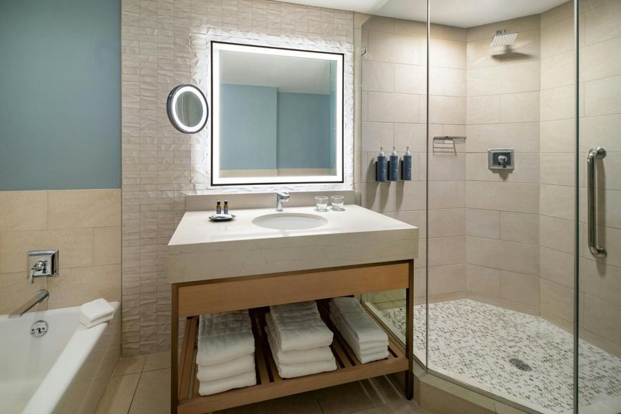 The Westin Tampa Bay — Bathroom