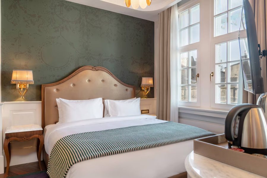 The White Orient Hotel Istanbul — Guest room
