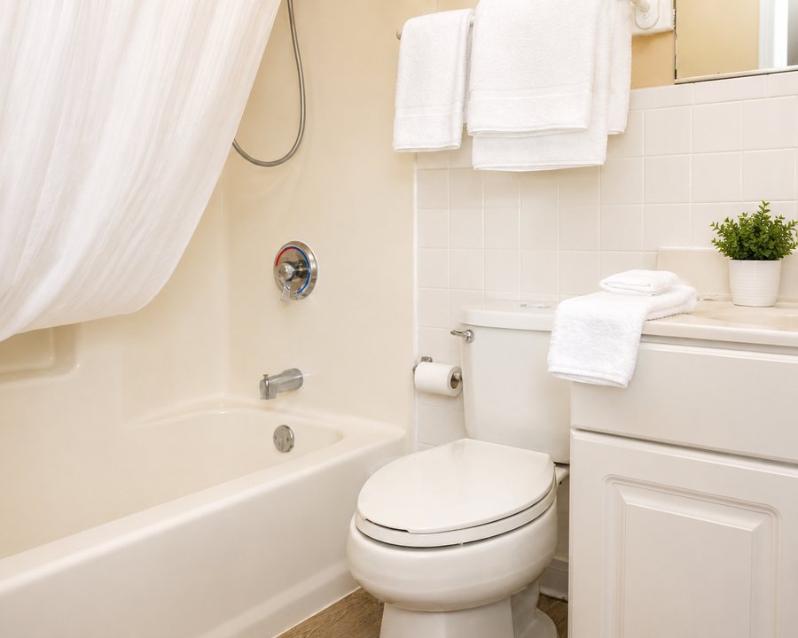 The White Sands Oceanfront Resort Spa — Bathroom