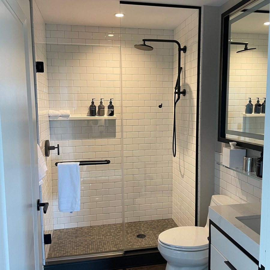 The Whitney Hotel Boston — Bathroom