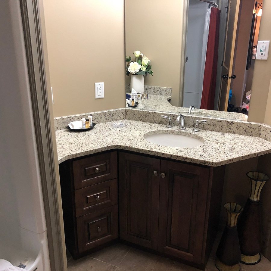 The Wilds at Salmonier River Hotel Rooms Suites — Bathroom