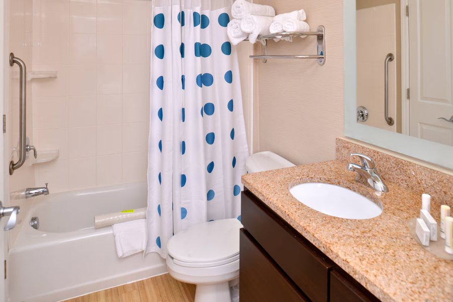 The Wilmington Inn — Bathroom