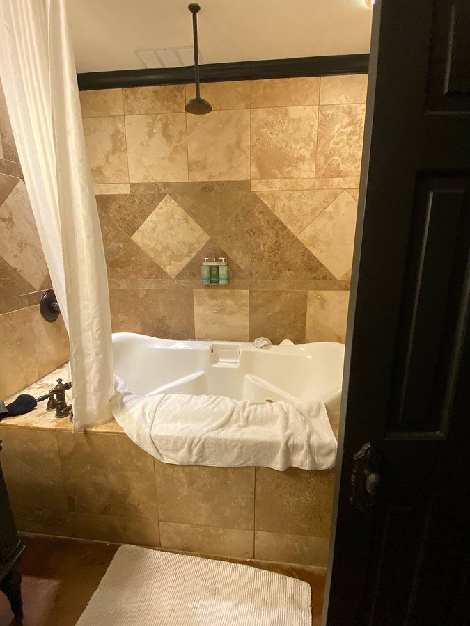 The Winchester Lodge — Bathroom