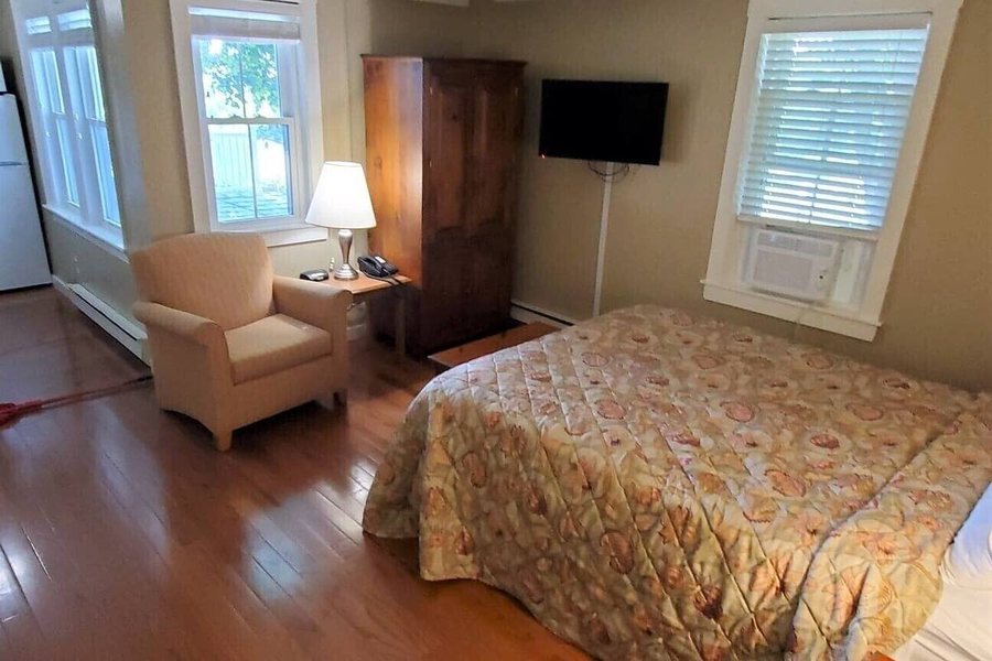 The Windrifter Resort — Guest room