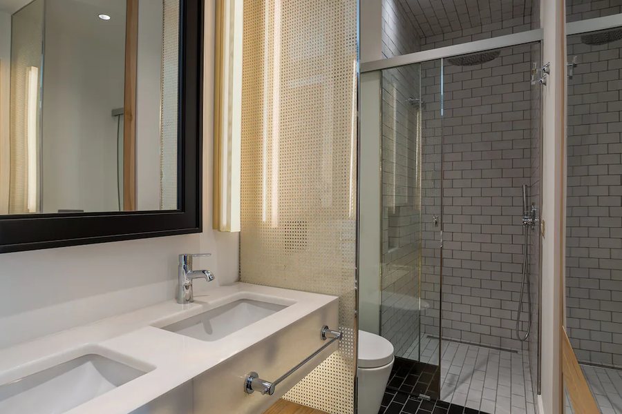 The Wings Hotels Collection Istanbul — Bathroom