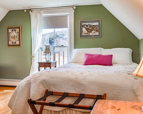 The Woodbridge Inn — Guest room