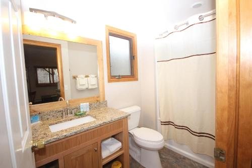 The Woodlands on Fall River — Bathroom