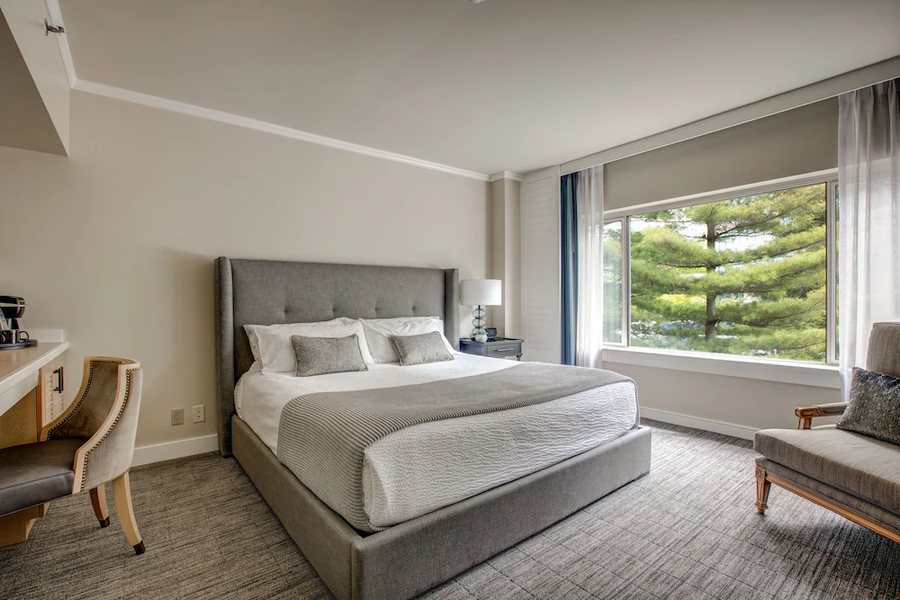 The Woodmark Hotel Still Spa on Lake Washington — Guest room