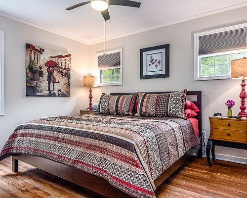 The Woods Cabins — Guest room