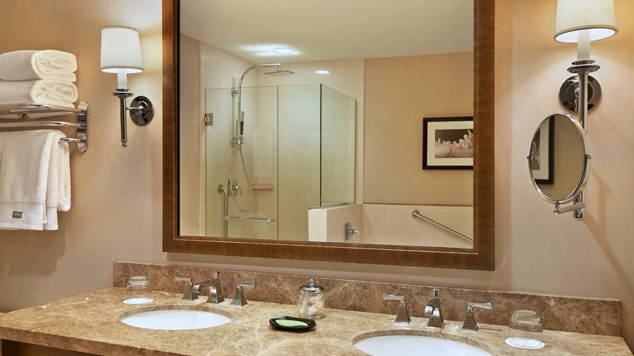 The Wren at Vail by East West Hospitality — Bathroom