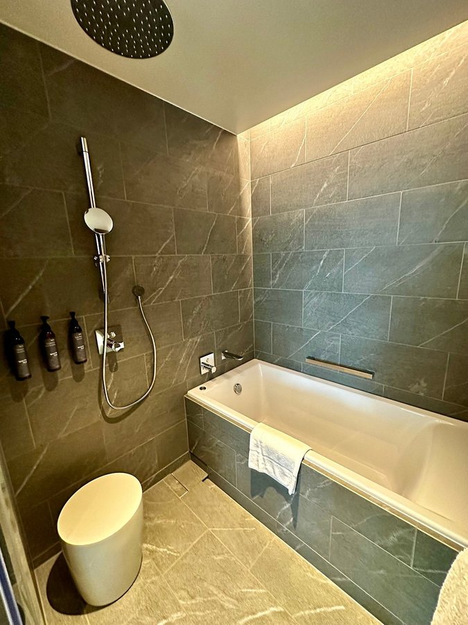 The Yokohama Bay Hotel Tokyu — Bathroom
