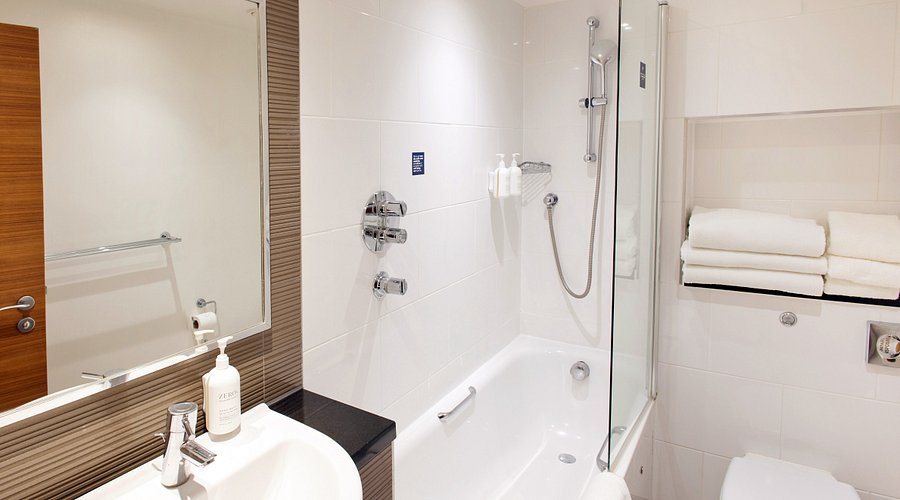 Thistle London Hyde Park Kensington Gardens — Bathroom