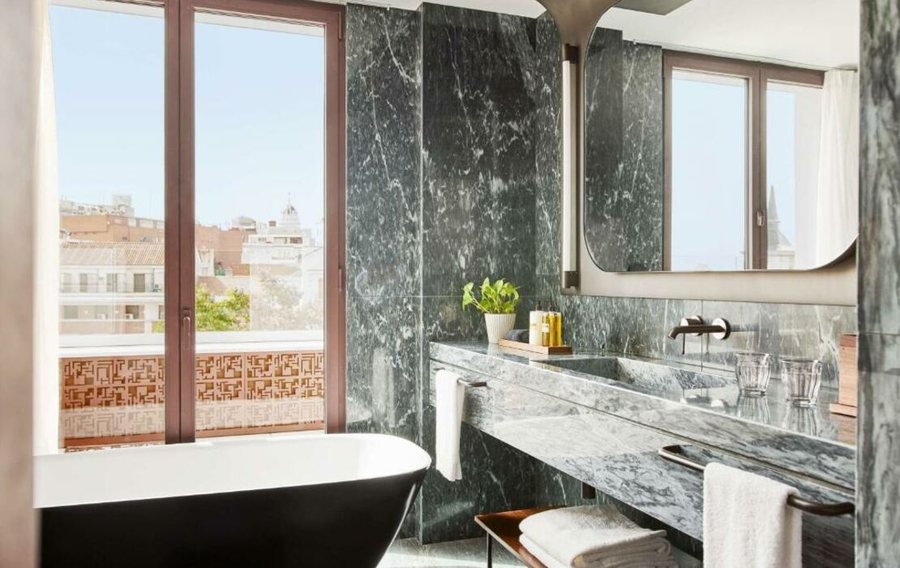 Thompson Madrid by Hyatt — Bathroom
