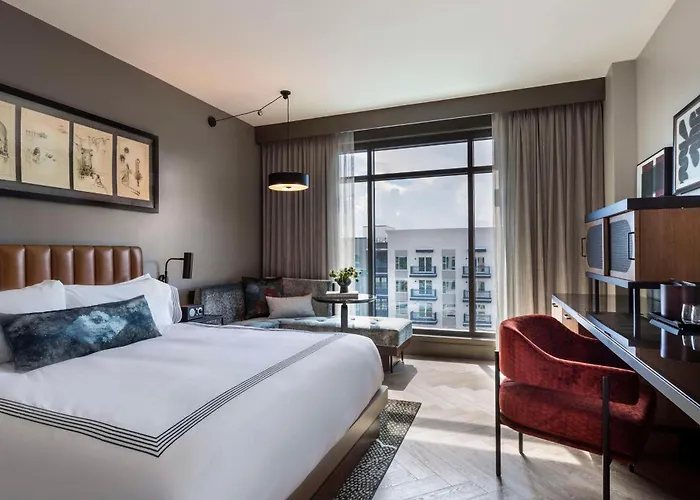 Thompson Savannah by Hyatt — Guest room