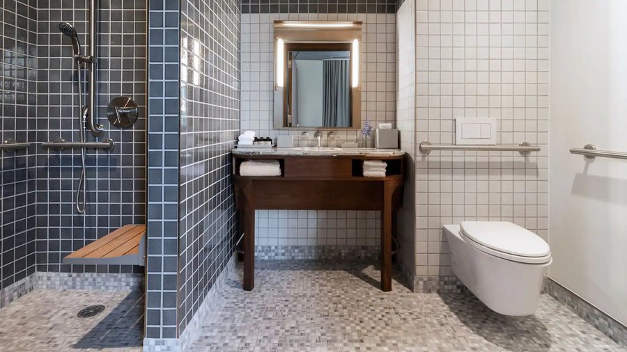 Thompson Washington D C by Hyatt — Bathroom