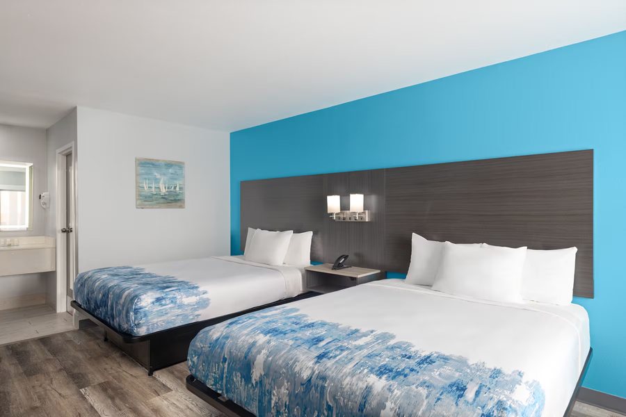 Thousand Hills Resort Hotel — Guest room