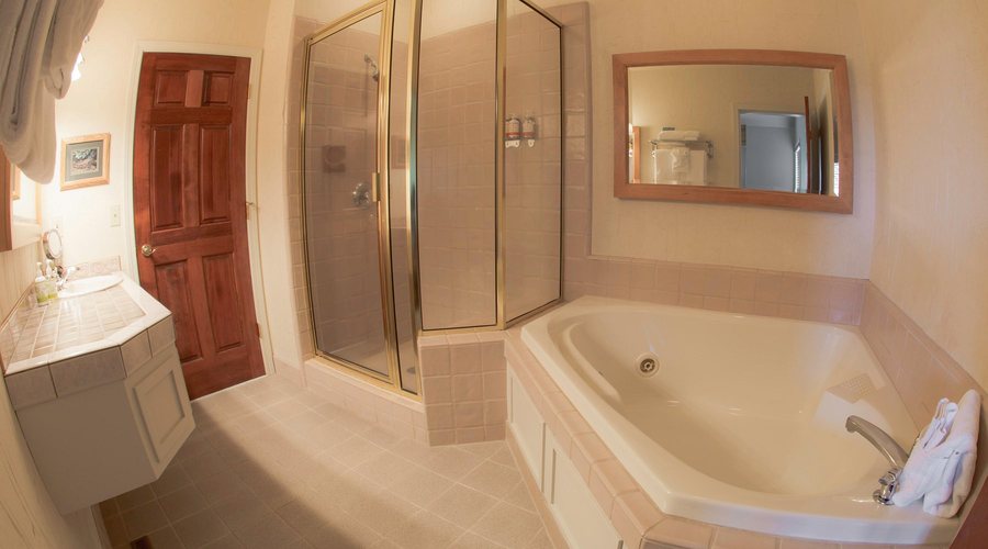 Thousand Trails Bend Sunriver — Bathroom