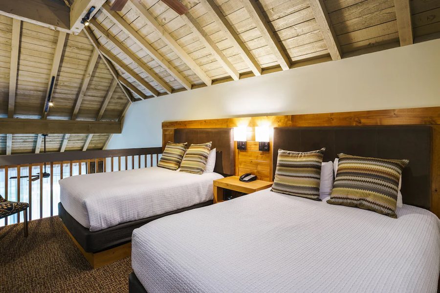 Thousand Trails Bend Sunriver — Guest room