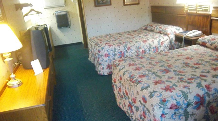 Thousand Trails PA Dutch Country — Guest room