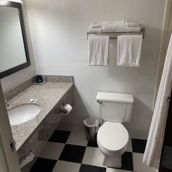 Thousand Trails Three Flags — Bathroom