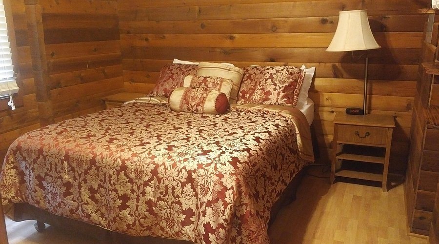 Thousand Trails Three Flags — Guest room