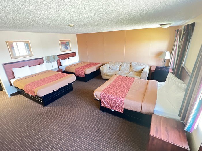 Thunderbird Lodge — Guest room