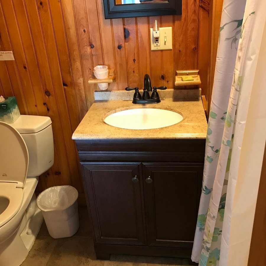 Tide Watch Cabins — Bathroom