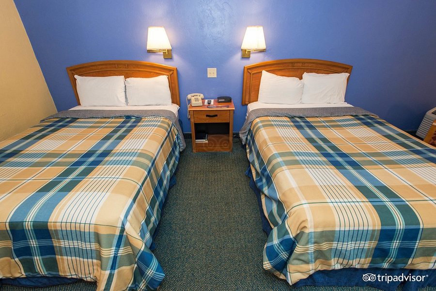 Tidewater Inn — Guest room