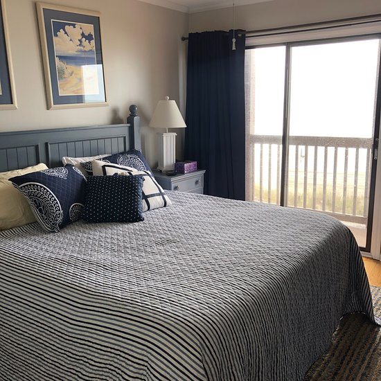 Tilghman Beach Racquet Club — Guest room