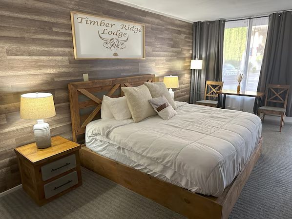 Timber Ridge Lodge Walking Distance From Gatlinburg Downtown — Guest room