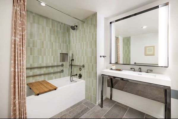 Timbri Hotel San Francisco Curio Collection by Hilton — Bathroom