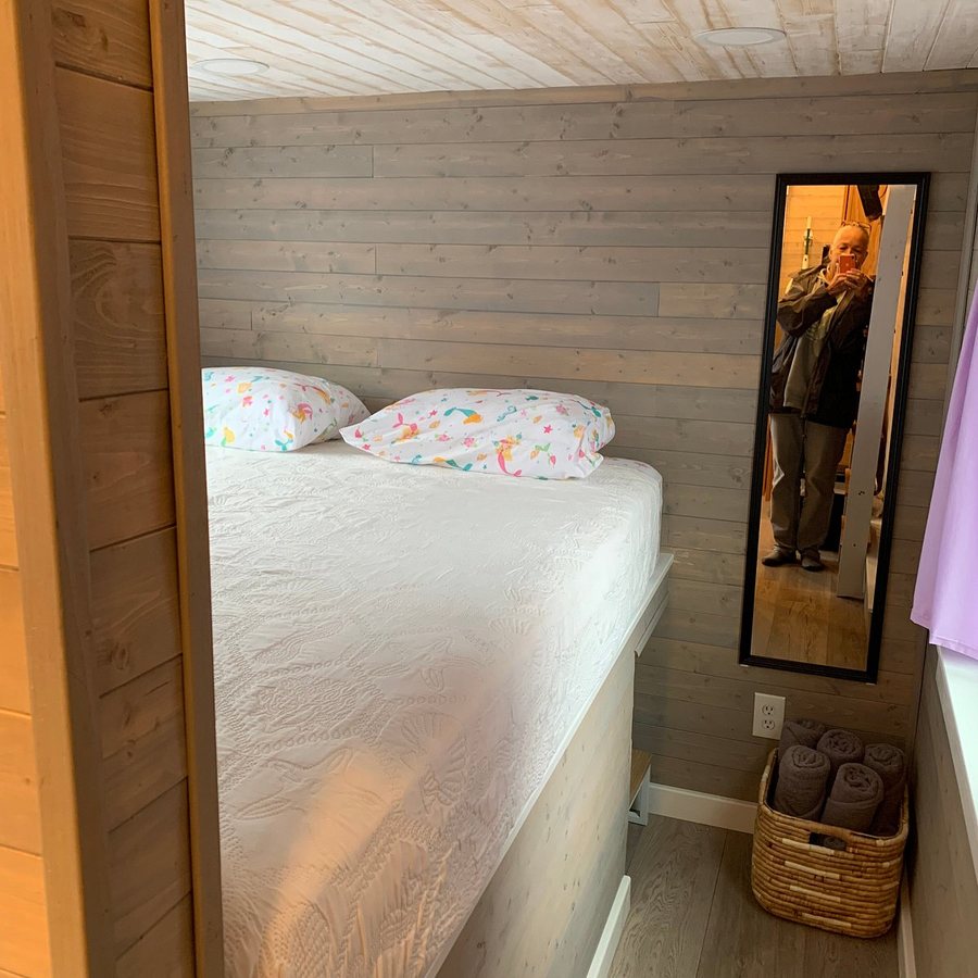 Tiny House Siesta — Guest room