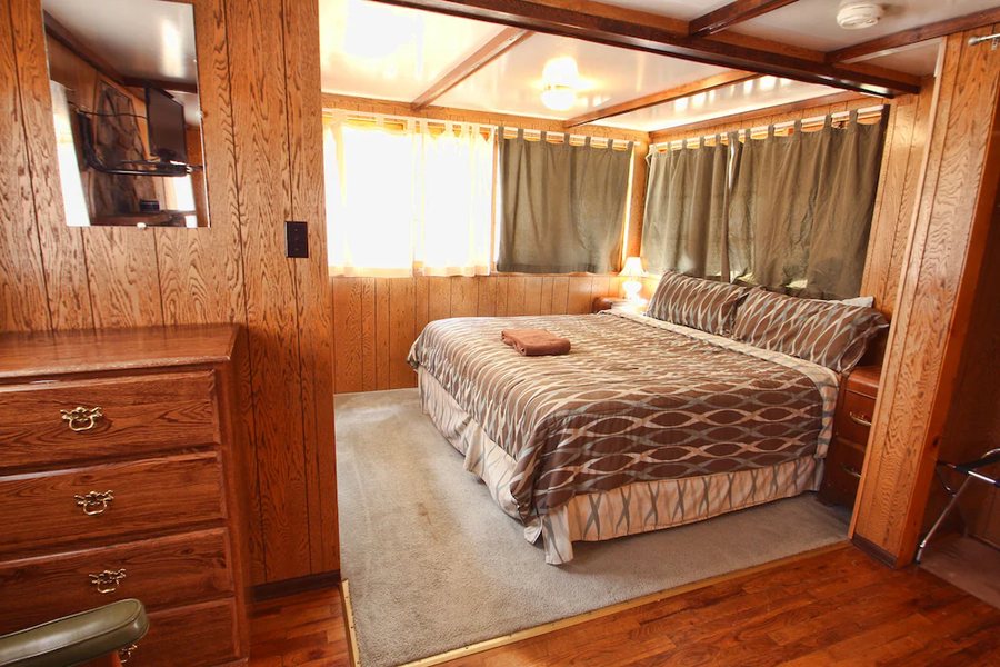 Tiny Town Cabins — Guest room