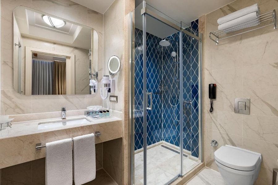 Titanic City Taksim Istanbul — Bathroom