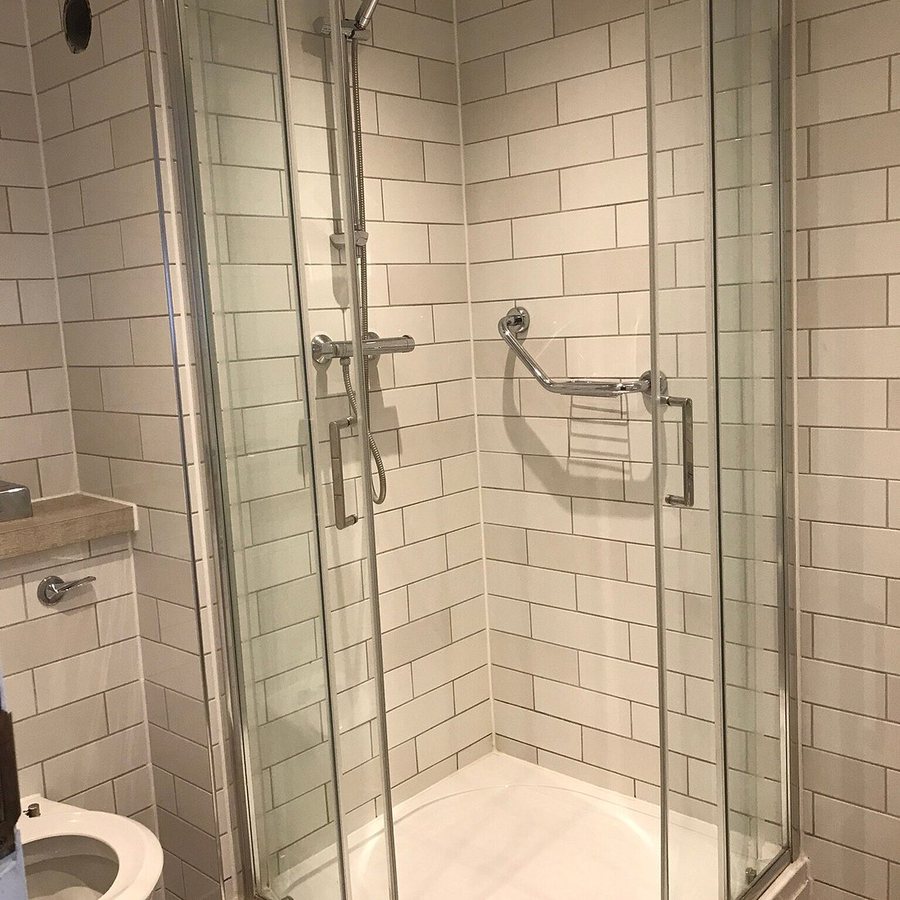 Toby Carvery Old Windsor by Innkeeper s Collection — Bathroom
