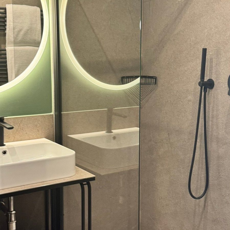 Tocq Hotel — Bathroom
