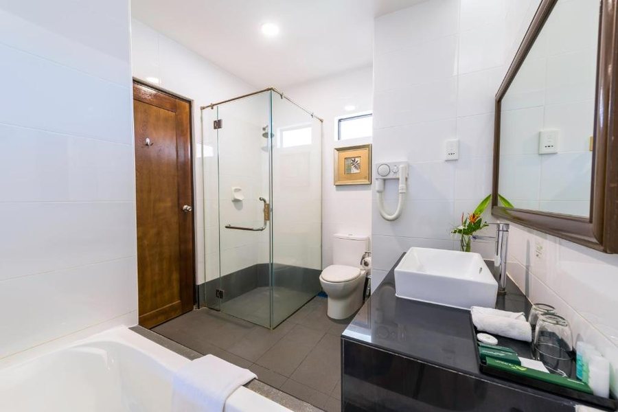 Tok Aman Bali Beach Resort — Bathroom