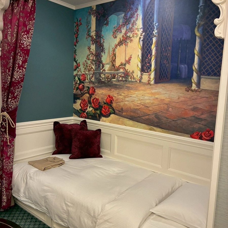 Tokyo Disney Sea Fantasy Springs Hotel — Guest room