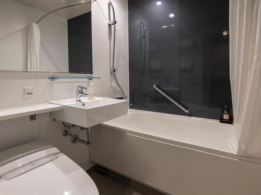 TOKYU STAY Kyoto Sakaiza — Bathroom