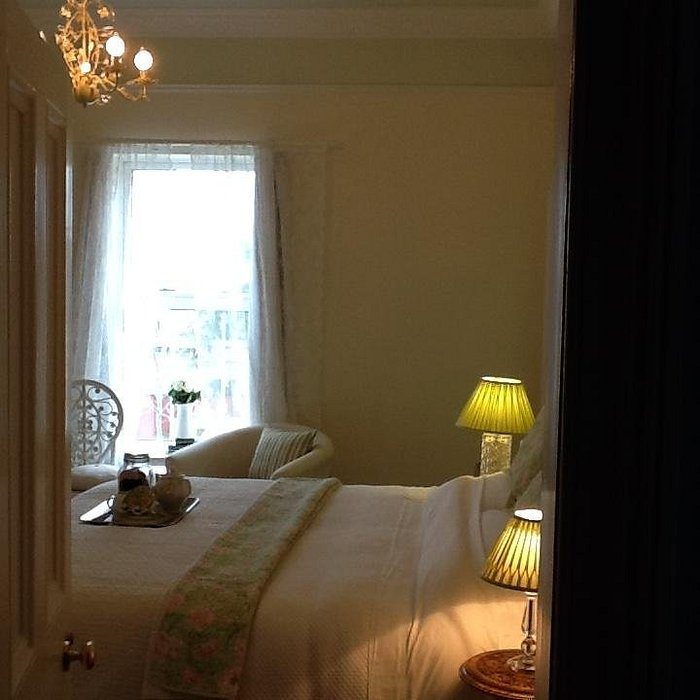 Tom Blake House — Guest room