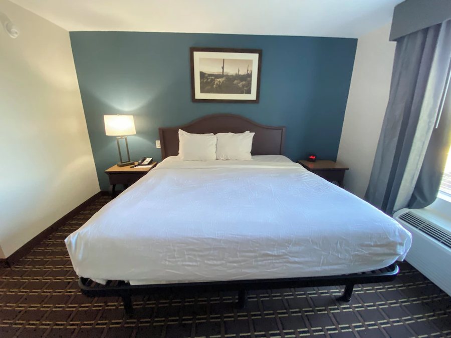 Tombstone Grand Hotel A Baymont By Wyndham — Guest room
