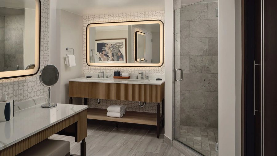Tommie Austin Jdv By Hyatt — Bathroom