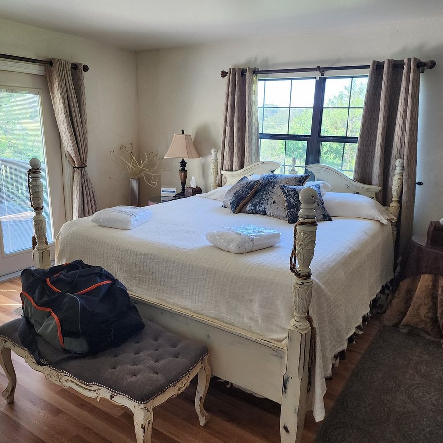 Top of the Hill RV Resort — Guest room