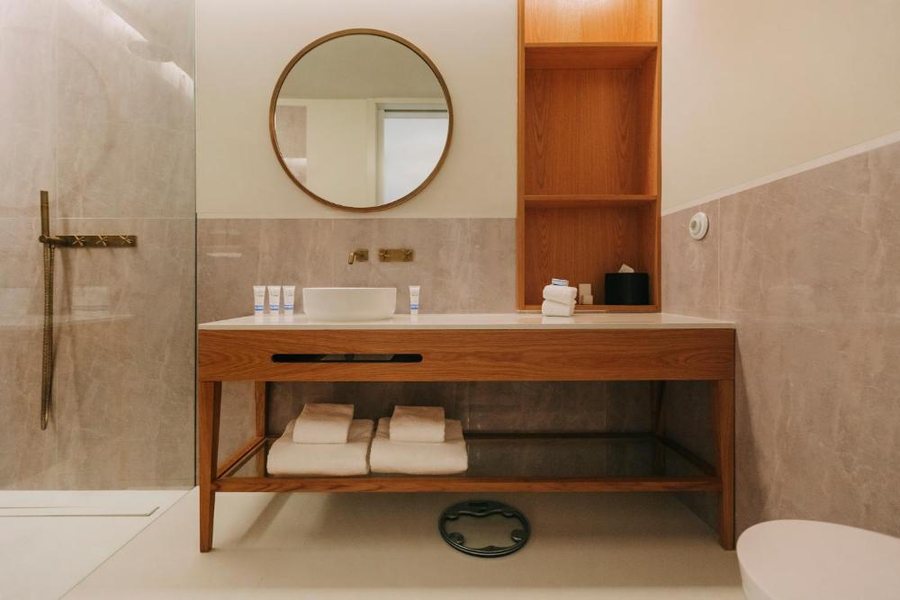 Torel 1884 Suites Apartments — Bathroom