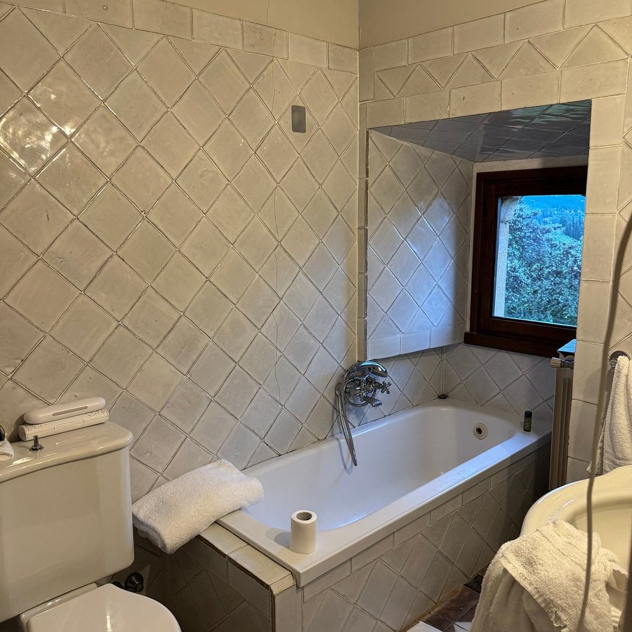 Torre di Bellosguardo — Bathroom