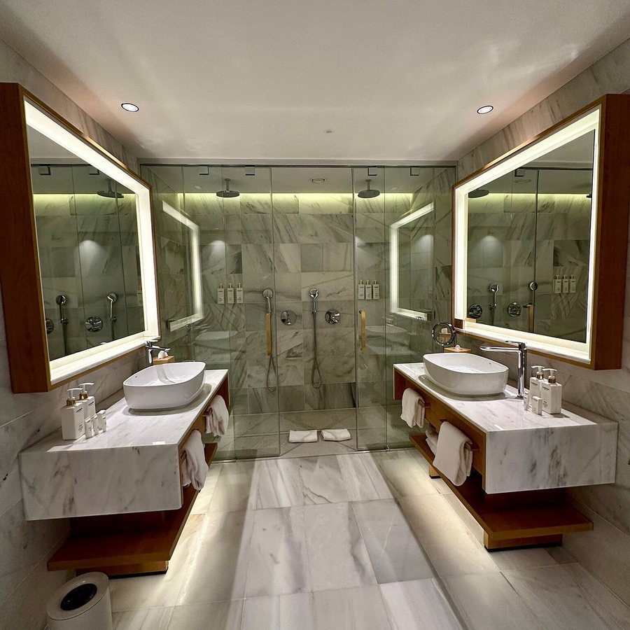 Torre Melina Gran Melia Barcelona Catalonia — Bathroom